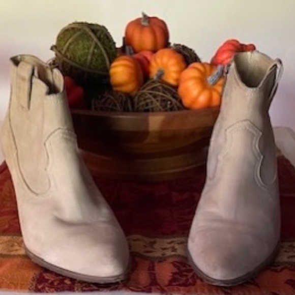 Frye Reina Bootie Women's 8.5 Nubuck Ash - Picture 2 of 7